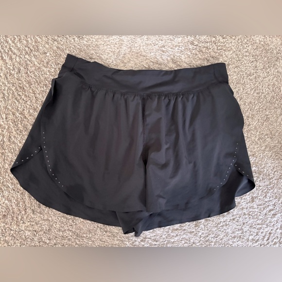 Lululemon Fast and Free High-Rise Short 2" *Airflow
In-Sense Emboss Black 10 - Picture 4 of 6